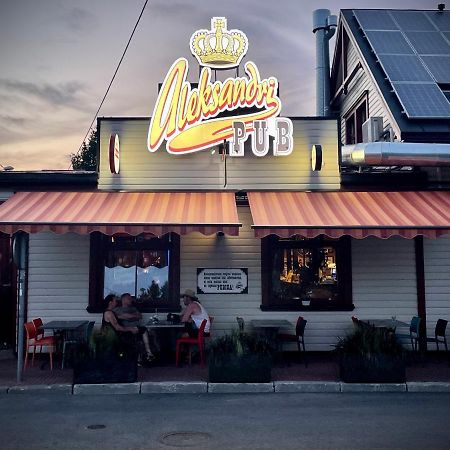 Aleksandri Guesthouse パルヌ エクステリア 写真
