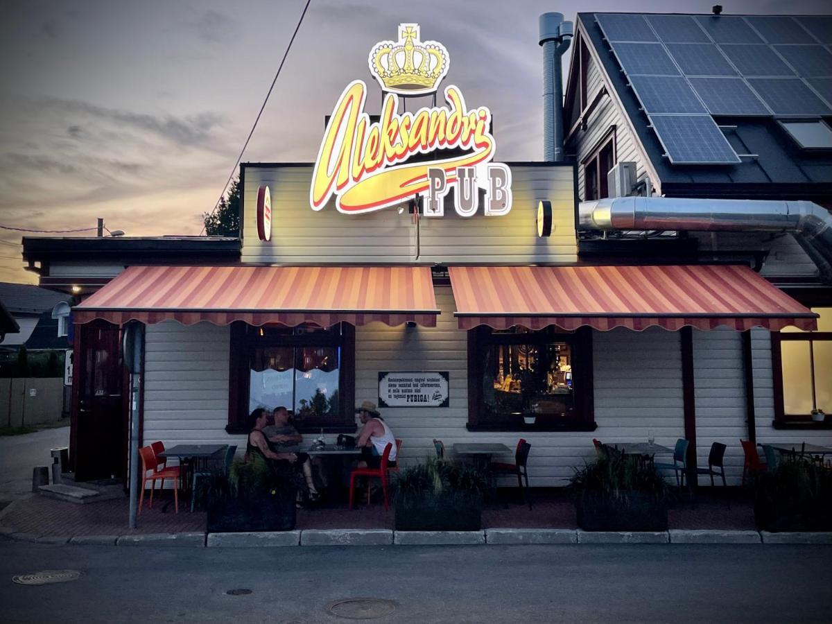 Aleksandri Guesthouse パルヌ エクステリア 写真