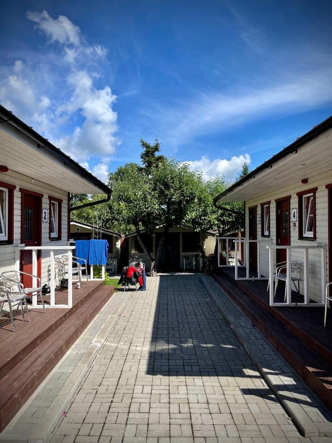 Aleksandri Guesthouse パルヌ エクステリア 写真
