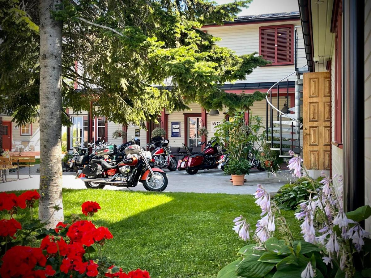 Aleksandri Guesthouse パルヌ エクステリア 写真