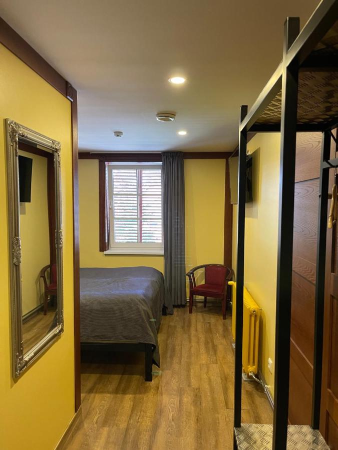 Aleksandri Guesthouse パルヌ エクステリア 写真