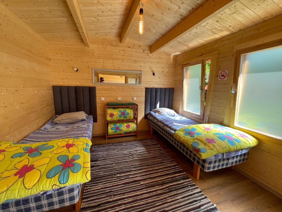 Aleksandri Guesthouse パルヌ エクステリア 写真
