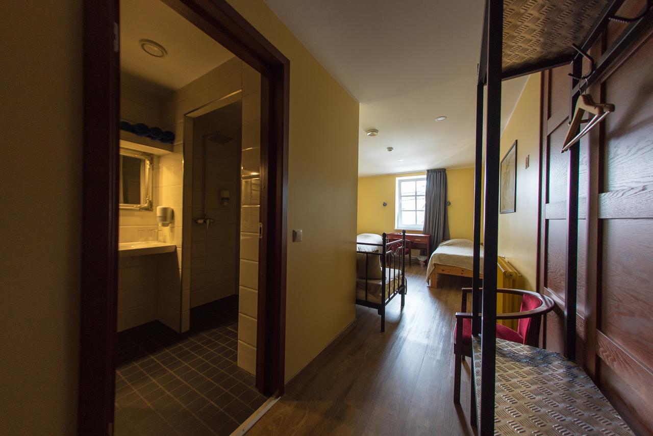 Aleksandri Guesthouse パルヌ エクステリア 写真