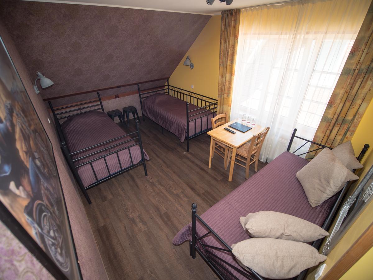 Aleksandri Guesthouse パルヌ エクステリア 写真