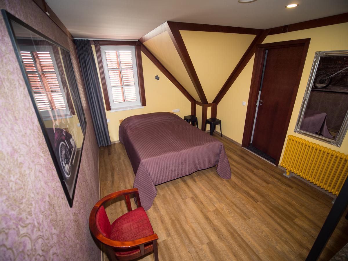 Aleksandri Guesthouse パルヌ エクステリア 写真